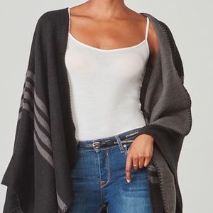 BRAND NEW BB Dakota winter wrap/shawl